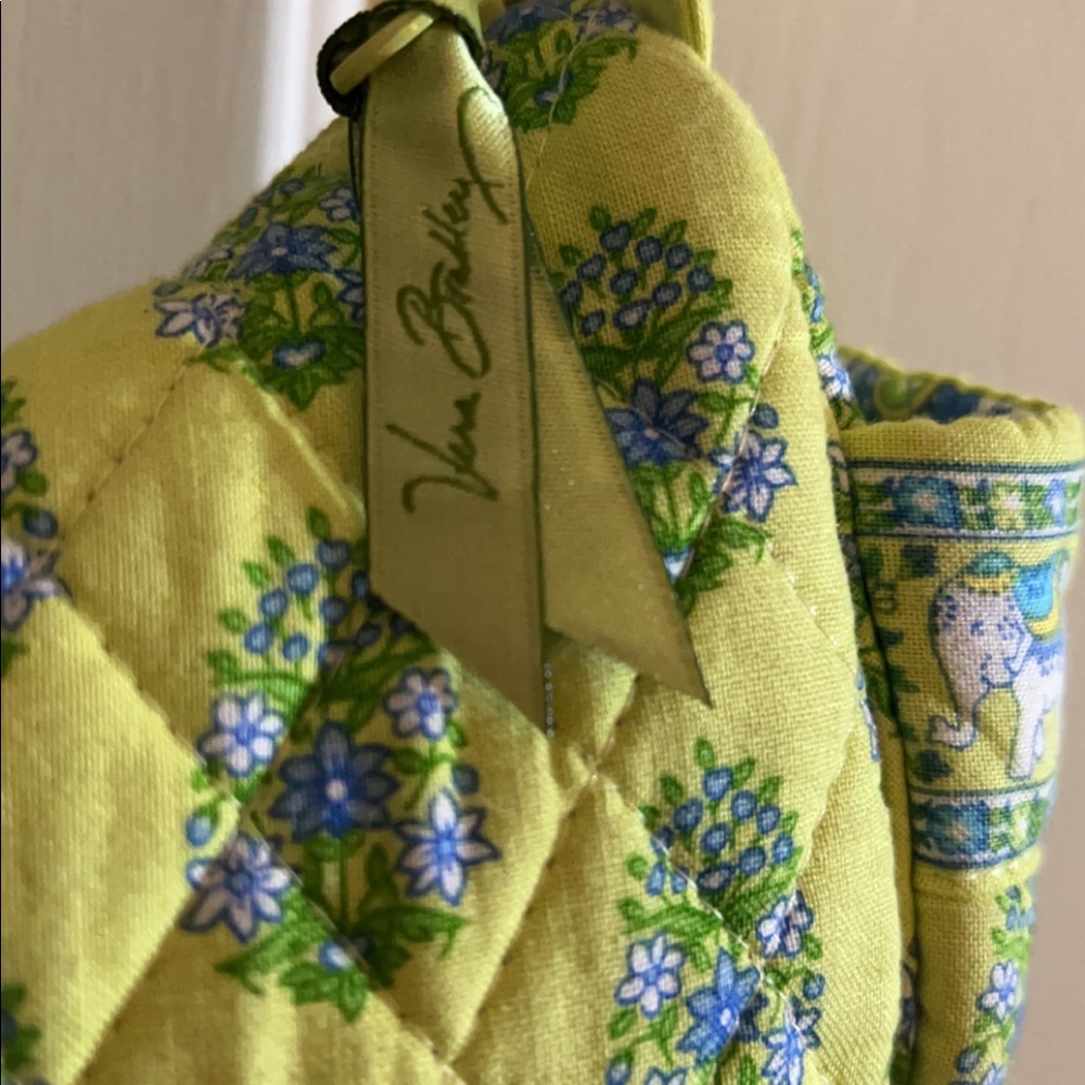 Vera Bradley shoulder bag.  Excellent condition